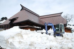 4月になり雪が消え始めた